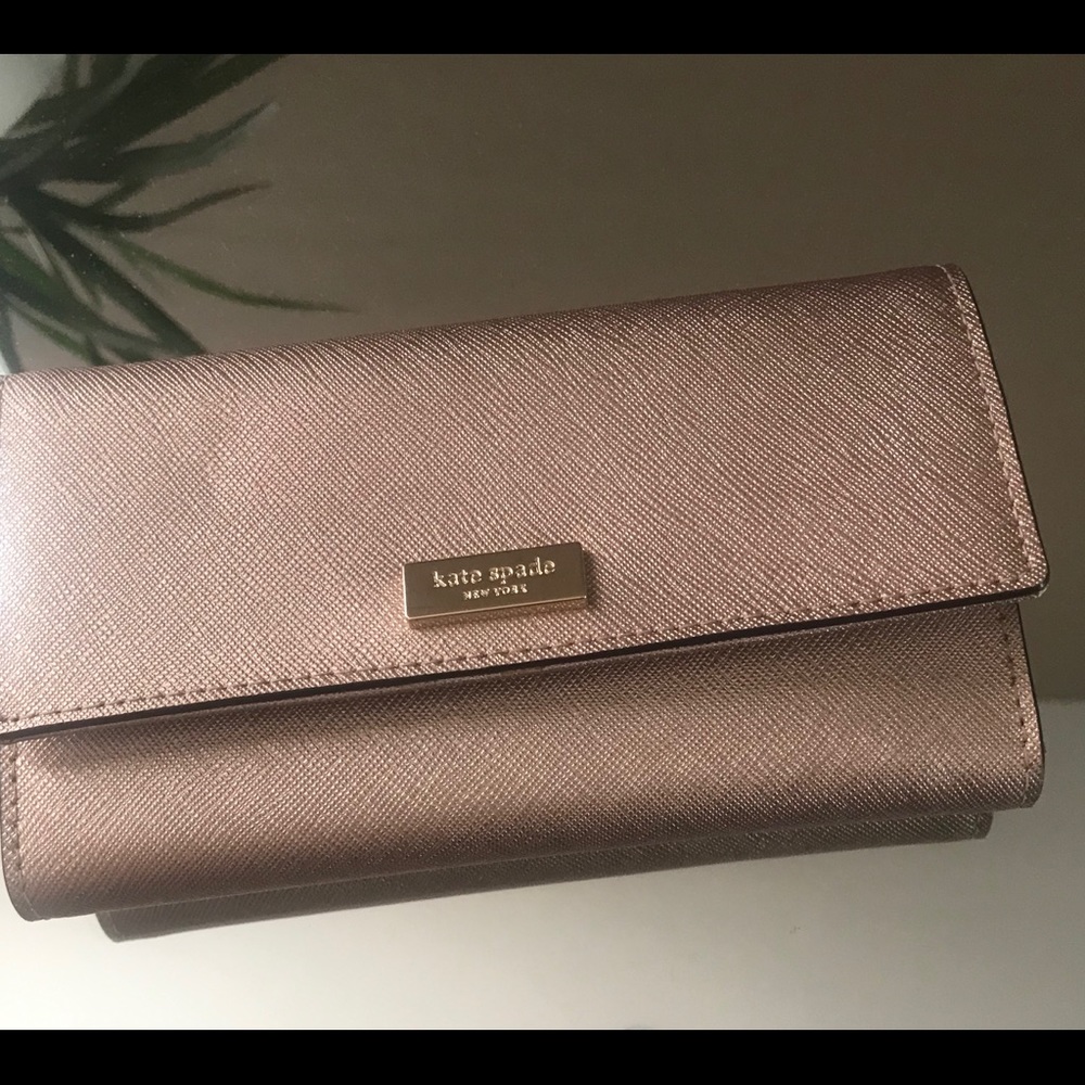 Kate Spade iPhone 6 wristlet